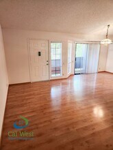 455 Costa Mesa Terrace in Sunnyvale, CA - Building Photo - Building Photo