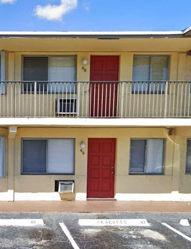 property at 1814 E Oakland Park Blvd