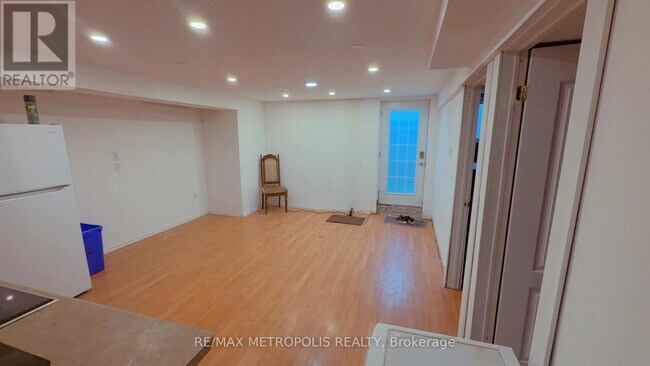 1292 Ravencliffe Ct in Oshawa, ON - Building Photo - Building Photo