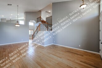 2437 W Red Range Way in Phoenix, AZ - Building Photo - Building Photo