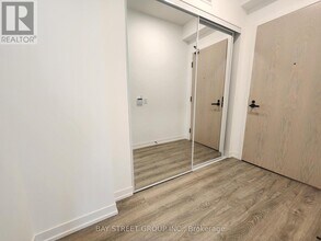 8 Interchange Wy in Vaughan, ON - Building Photo - Building Photo