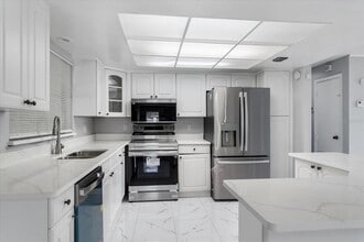 8609 Sunny Hollow Ln in Orlando, FL - Building Photo - Building Photo