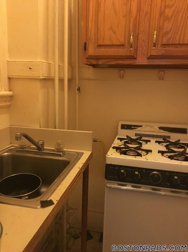 270 Huntington Ave, Unit 204 in Boston, MA - Foto de edificio - Building Photo