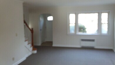 260 Elsmere Pl in Fort Lee, NJ - Building Photo - Building Photo