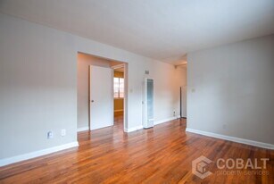 896 Greenwood Ave NE in Atlanta, GA - Building Photo