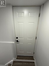 5582 Meadowcrest Ave in Mississauga, ON - Building Photo - Building Photo