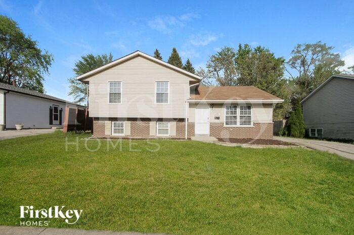 1493 Glen Ellyn Rd in Glendale Heights, IL - Building Photo