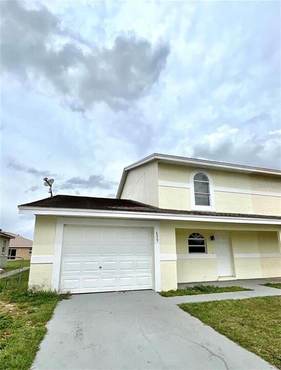 629 Royalty Ct in Kissimmee, FL - Building Photo