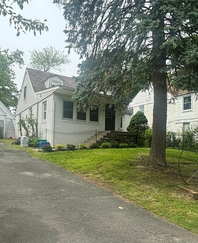 property at 18 Hastings Ln