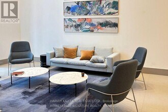 430-430 Square One Dr in Mississauga, ON - Building Photo - Building Photo