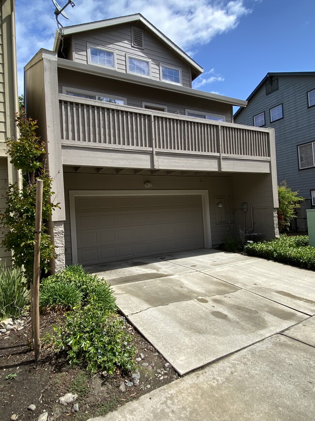 1240 Kondos Ave, Unit kondos in Sacramento, CA - Building Photo - Building Photo
