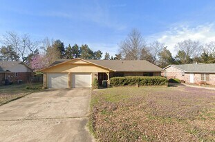 2153 Loren Cir in Fayetteville, AR - Building Photo