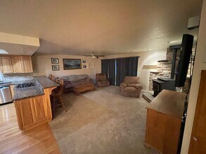 6287 Cumberland Rd in Magalia, CA - Building Photo - Building Photo