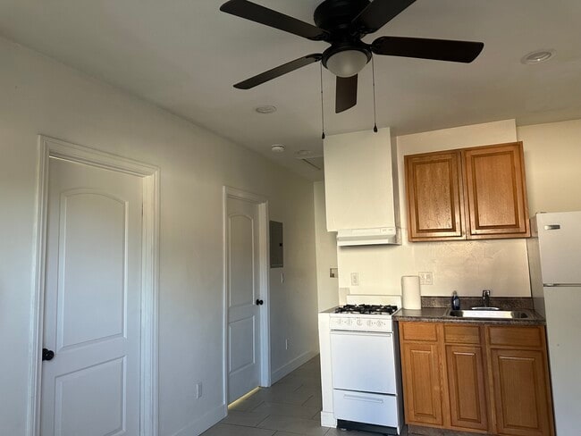 17934 Fairfax St in Fontana, CA - Building Photo - Building Photo