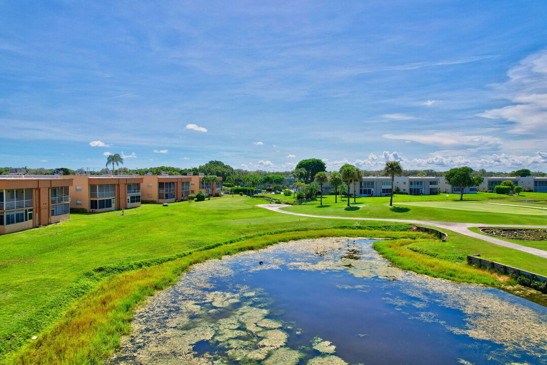 436 Flanders I in Delray Beach, FL - Foto de edificio