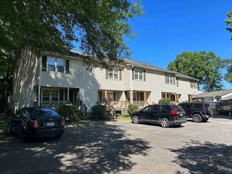 107 Rainbow Cir in Mauldin, SC - Building Photo