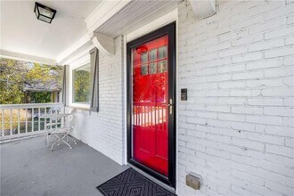 1674 Browning St SW in Atlanta, GA - Foto de edificio - Building Photo