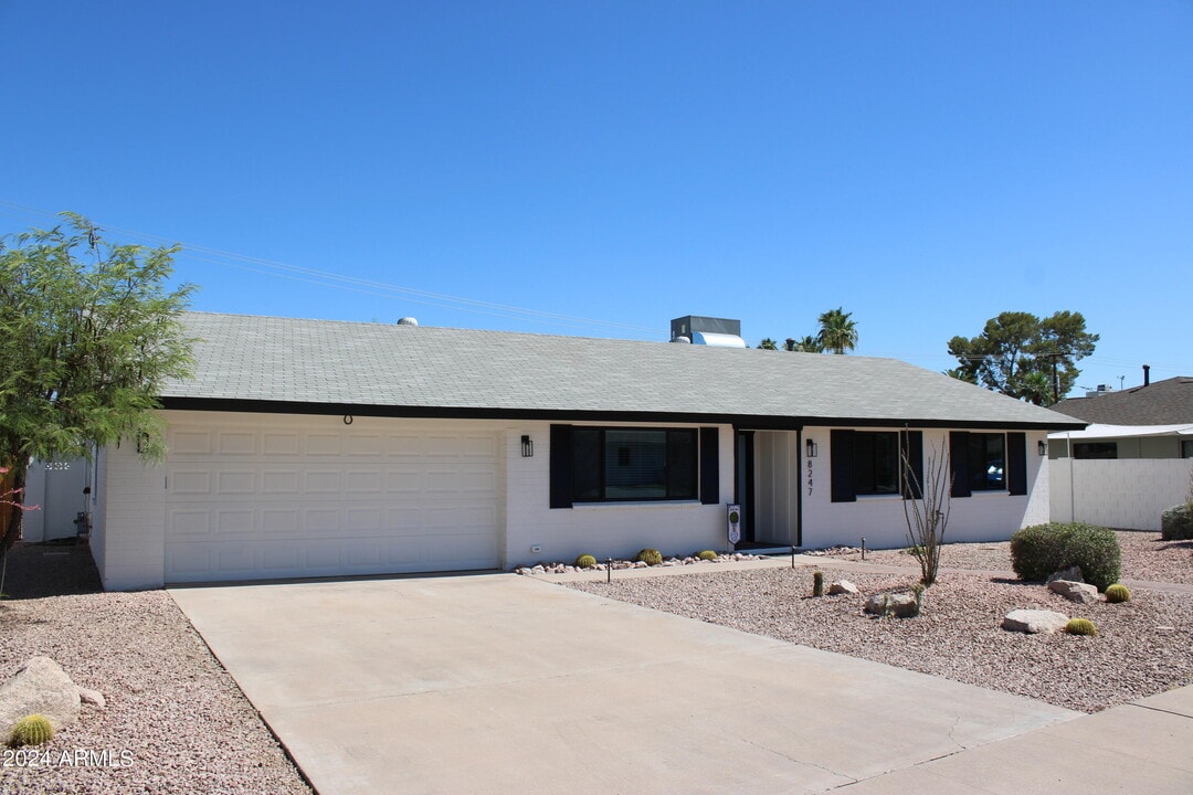 8247 E Angus Dr in Scottsdale, AZ - Building Photo