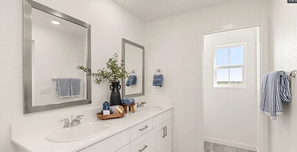 808 Cliff Ct in Roseville, CA - Building Photo - Building Photo