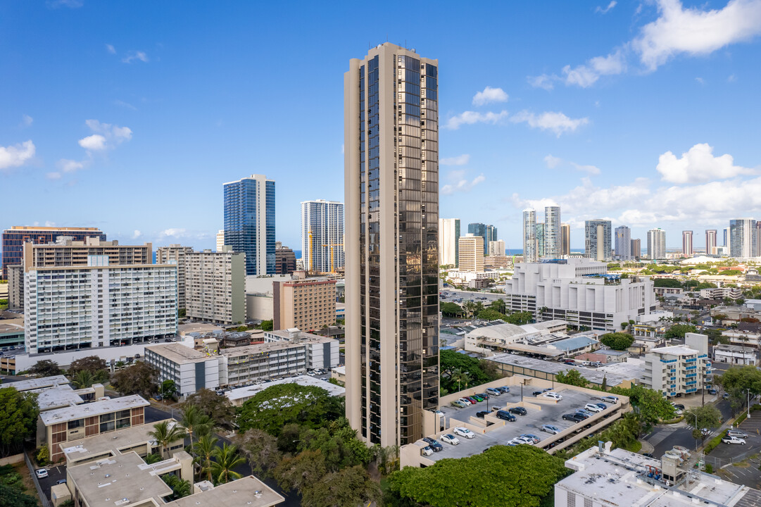 Hale Kaheka in Honolulu, HI - Foto de edificio