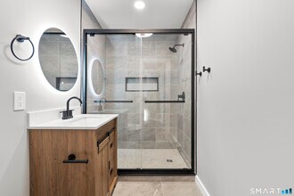 105 Richmond Hill Ave in Stamford, CT - Building Photo - Building Photo