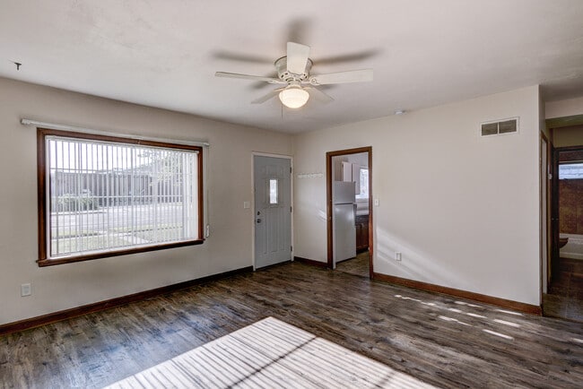 2204 Keith St in Eau Claire, WI - Building Photo - Building Photo
