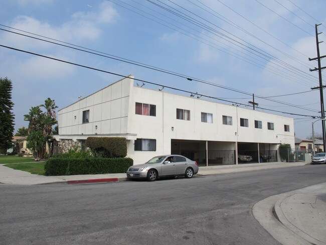9644 Mallison Ave in South Gate, CA - Building Photo - Building Photo