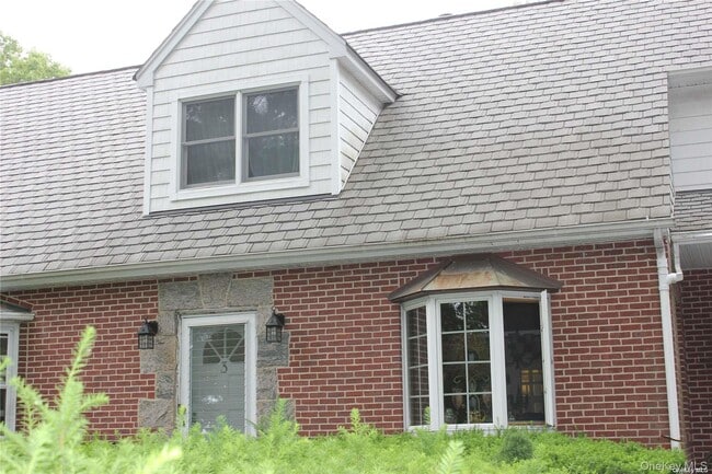 property at 3 Meadowbrook Dr