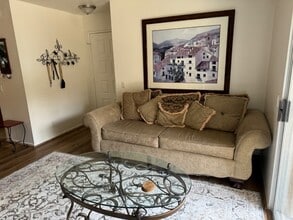 74800 Sheryl Ave, Unit 103 in Palm Desert, CA - Foto de edificio - Building Photo