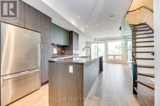 42 Sonic Way in Toronto, ON - Building Photo - Building Photo