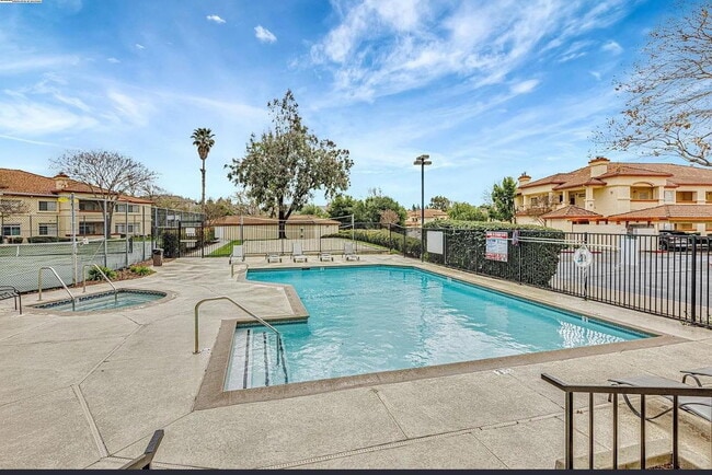 7148 Dublin Meadows St in Dublin, CA - Building Photo - Building Photo