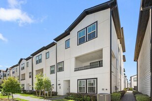 2718 Grand Fountains Dr in Houston, TX - Building Photo