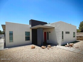 9467 Landry McKee Ln in El Paso, TX - Building Photo