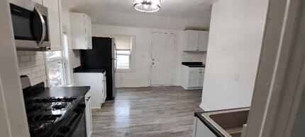 29 Sutton St SW, Unit 2 in Grand Rapids, MI - Building Photo - Building Photo
