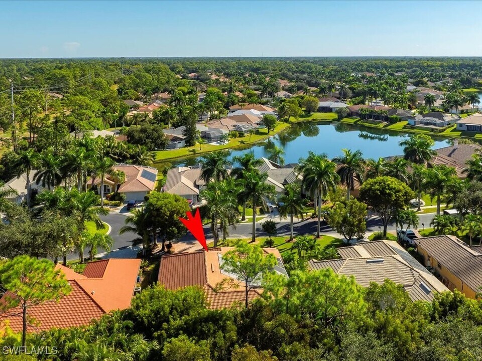 1309 Briarwood Ct in Naples, FL - Building Photo