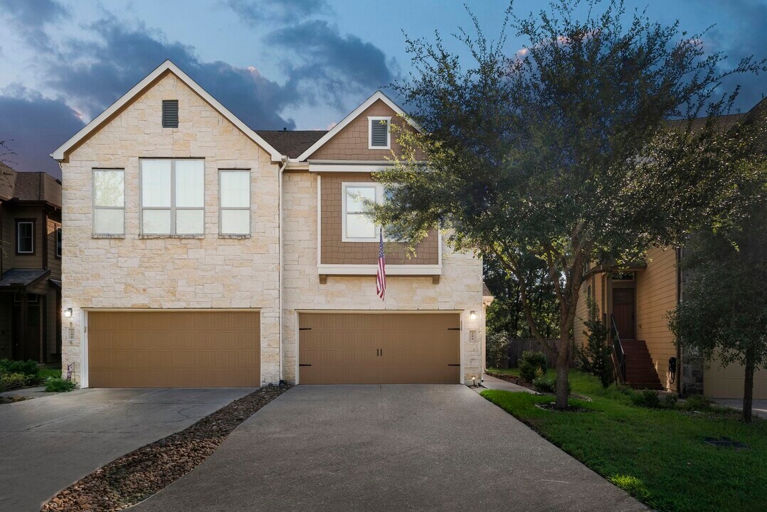 186 Cheswood Forest Dr in Montgomery, TX - Building Photo