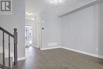 1064 Curraglass Walk in Ottawa, ON - Building Photo - Building Photo