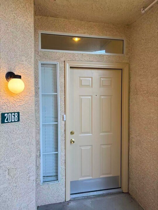 5155 W Tropicana Ave in Las Vegas, NV - Building Photo