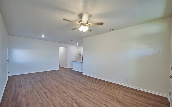 1106 Carlsberg Dr in Killeen, TX - Building Photo - Building Photo