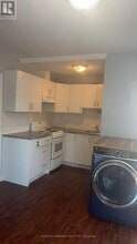 323 Danforth Ave in Toronto, ON - Building Photo - Building Photo