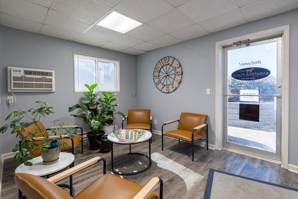 Saratoga Place Apartments & Townhomes Erlanger, KY Apartments