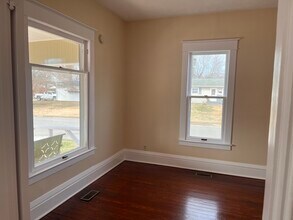 221 Bedford St in Ravenswood, WV - Foto de edificio - Building Photo