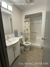 258C-258C Sunview St in Waterloo, ON - Building Photo - Building Photo