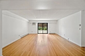 125 Pleasant St in Brookline, MA - Building Photo - Building Photo