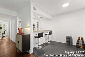 8702 Village Dr in San Antonio, TX - Building Photo