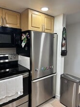 9365 Fontainebleau Blvd in Miami, FL - Building Photo - Building Photo