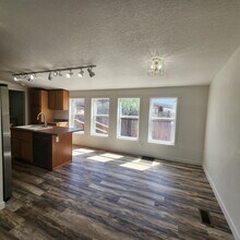 21533 W Laura St in Wittmann, AZ - Building Photo - Building Photo
