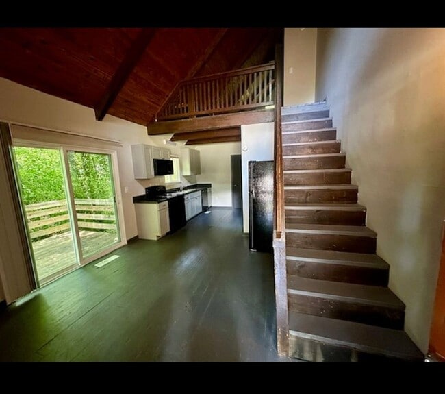 property at 407 Lindsay Rd