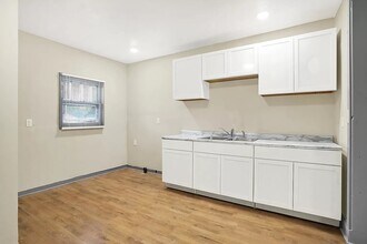 1611 Nichol Ave in Anderson, IN - Building Photo - Building Photo