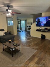 1518 Garnet Way in Olivehurst, CA - Building Photo - Building Photo